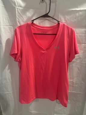 Under Armour Women’s V-Neck Performance Tee - Hot Pink